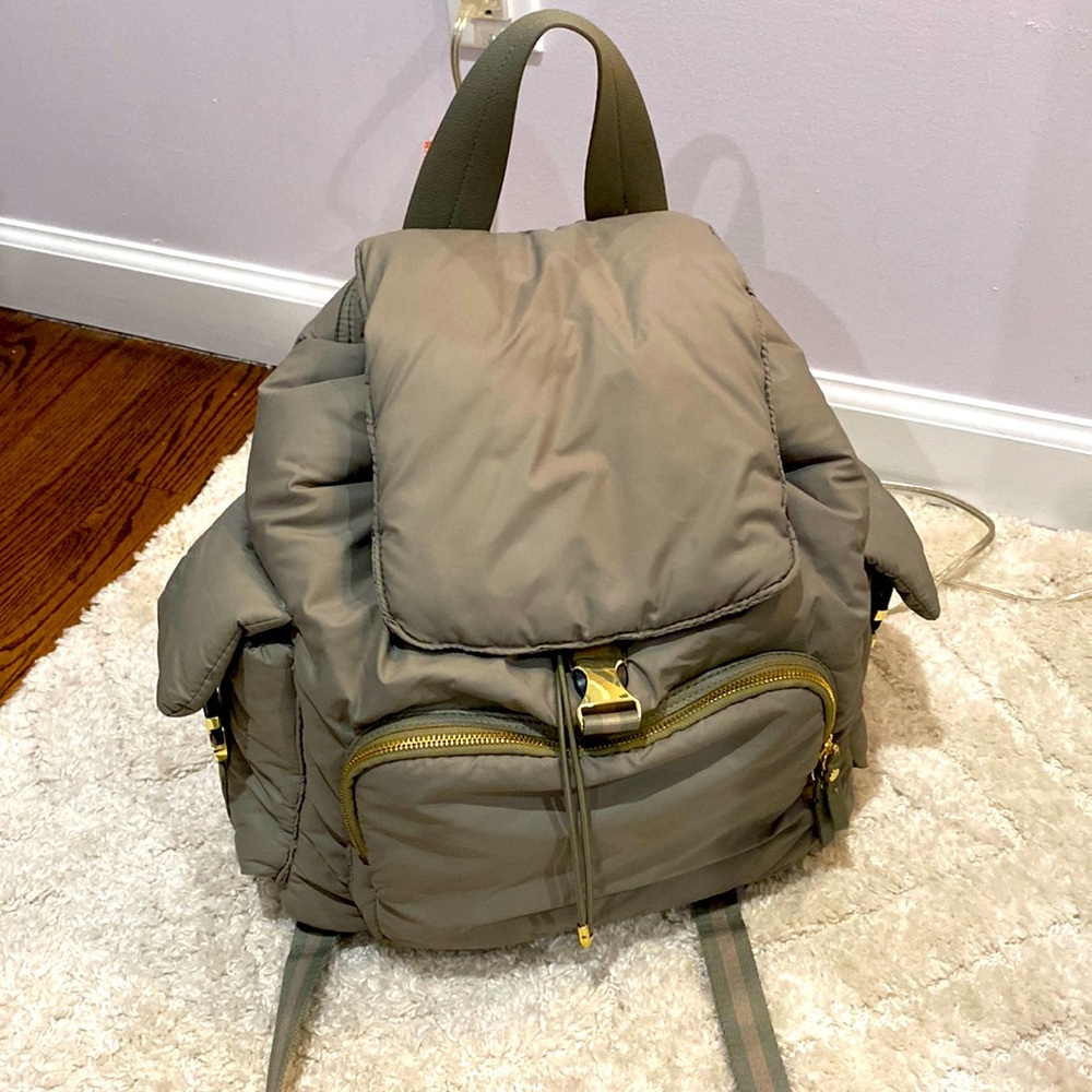 Tommy Bahama green puffy backpack